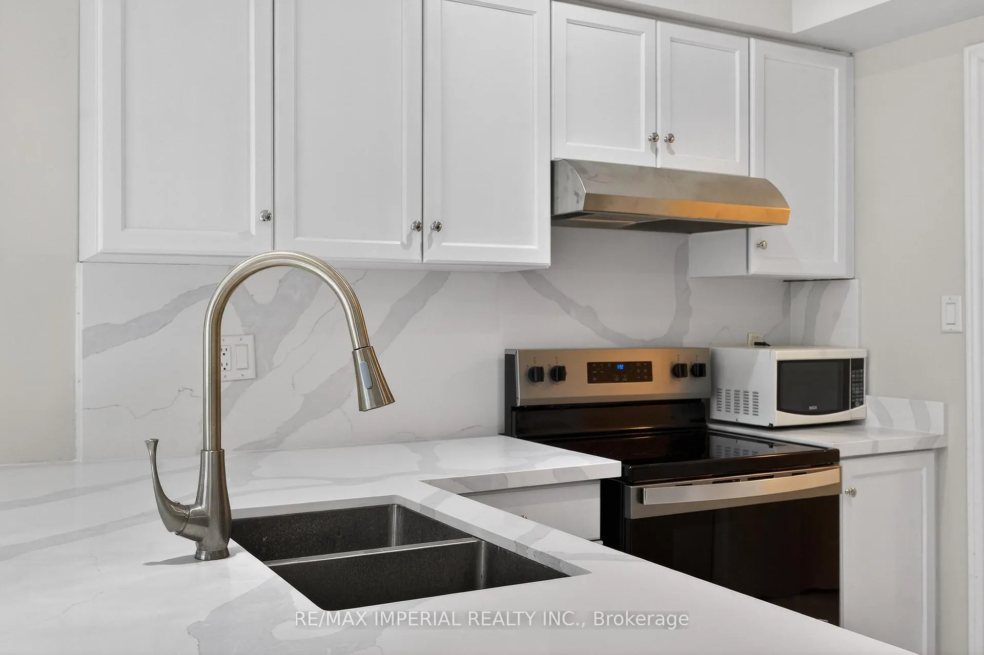 Photo 27 of 103 Ferdinand Avenue, Vaughan, Vellore Village — HOMEH