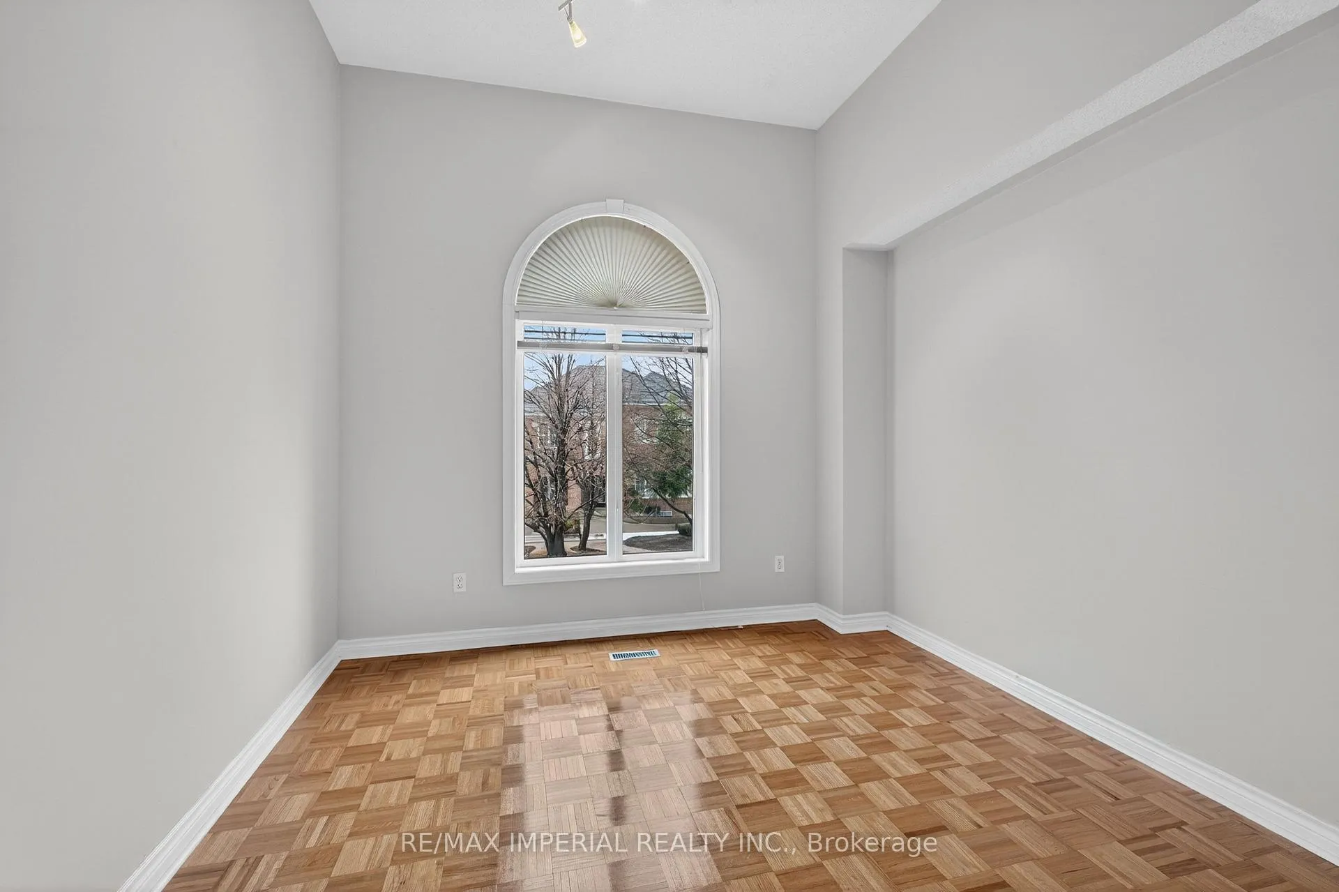 Photo 28 of 103 Ferdinand Avenue, Vaughan, Vellore Village — HOMEH