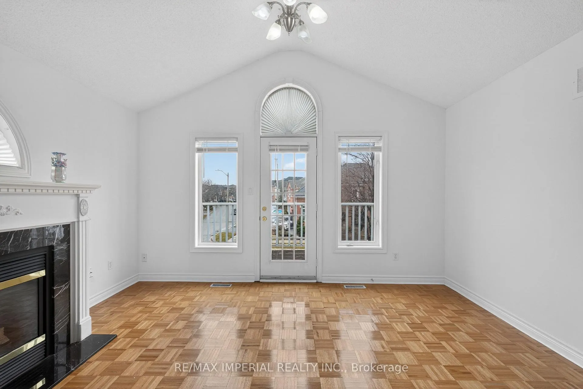 Photo 30 of 103 Ferdinand Avenue, Vaughan, Vellore Village — HOMEH