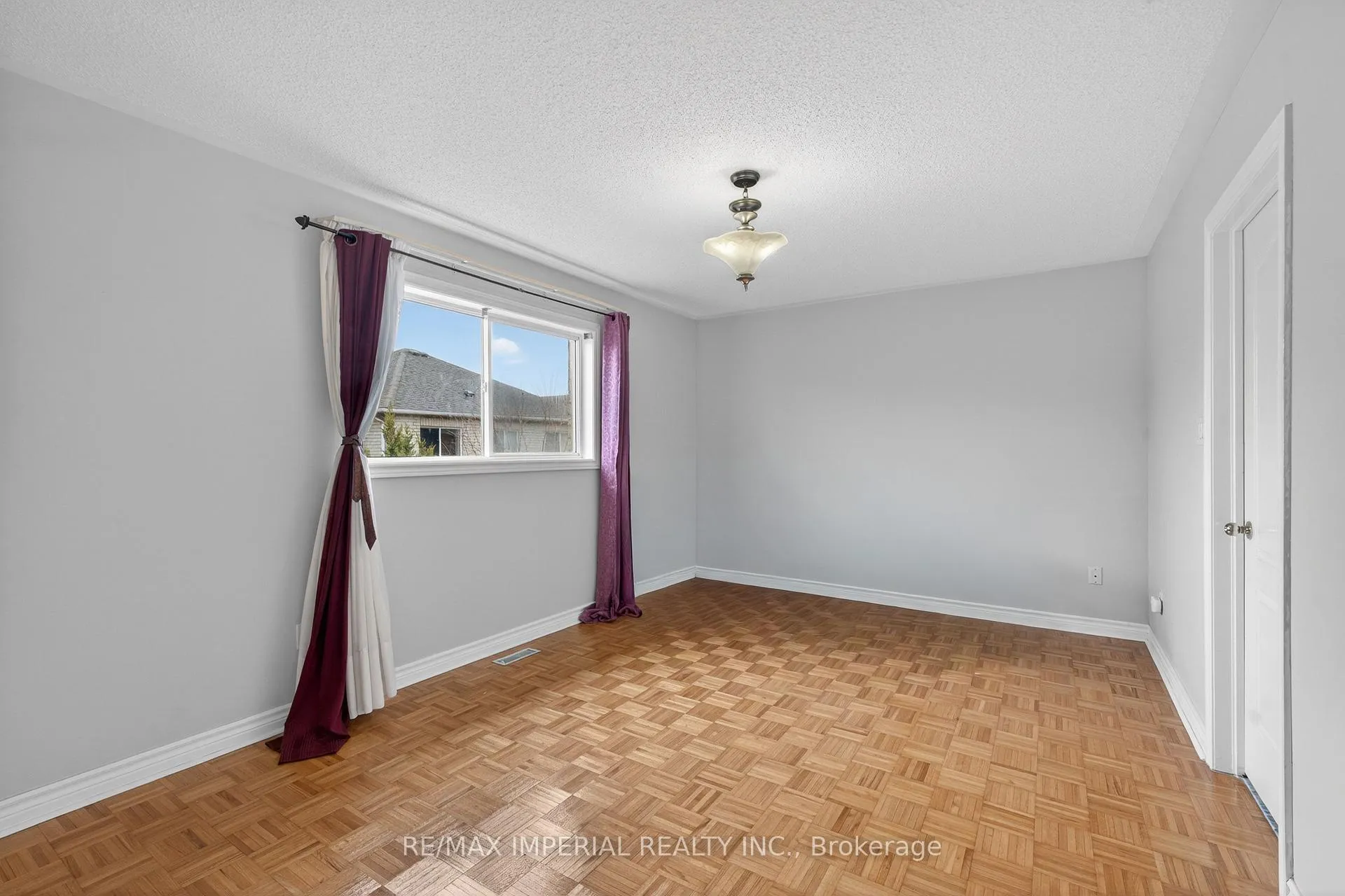 Photo 36 of 103 Ferdinand Avenue, Vaughan, Vellore Village — HOMEH