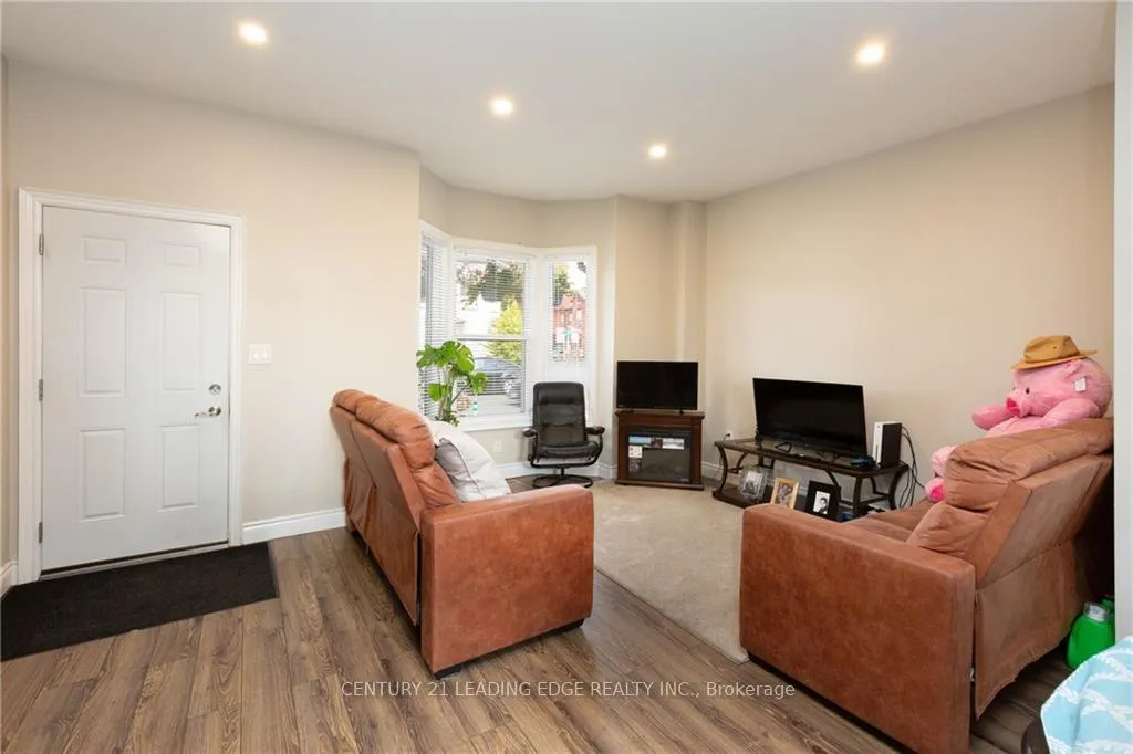 Photo 2 of Unit A, 382 Cannon Street, Hamilton, Landsdale — HOMEH