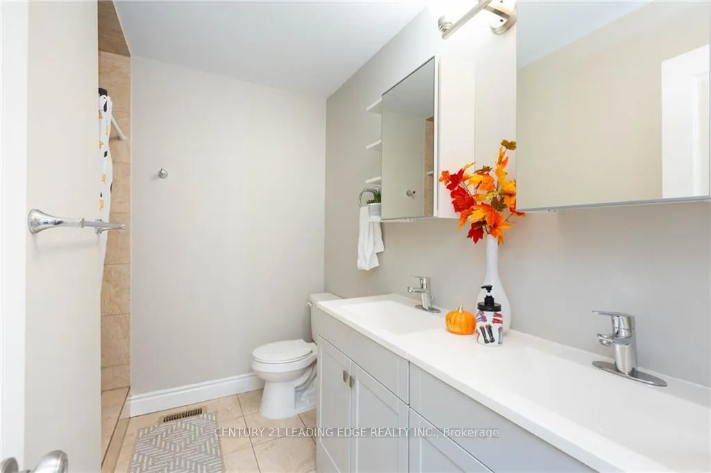 Photo 7 of Unit A, 382 Cannon Street, Hamilton, Landsdale — HOMEH