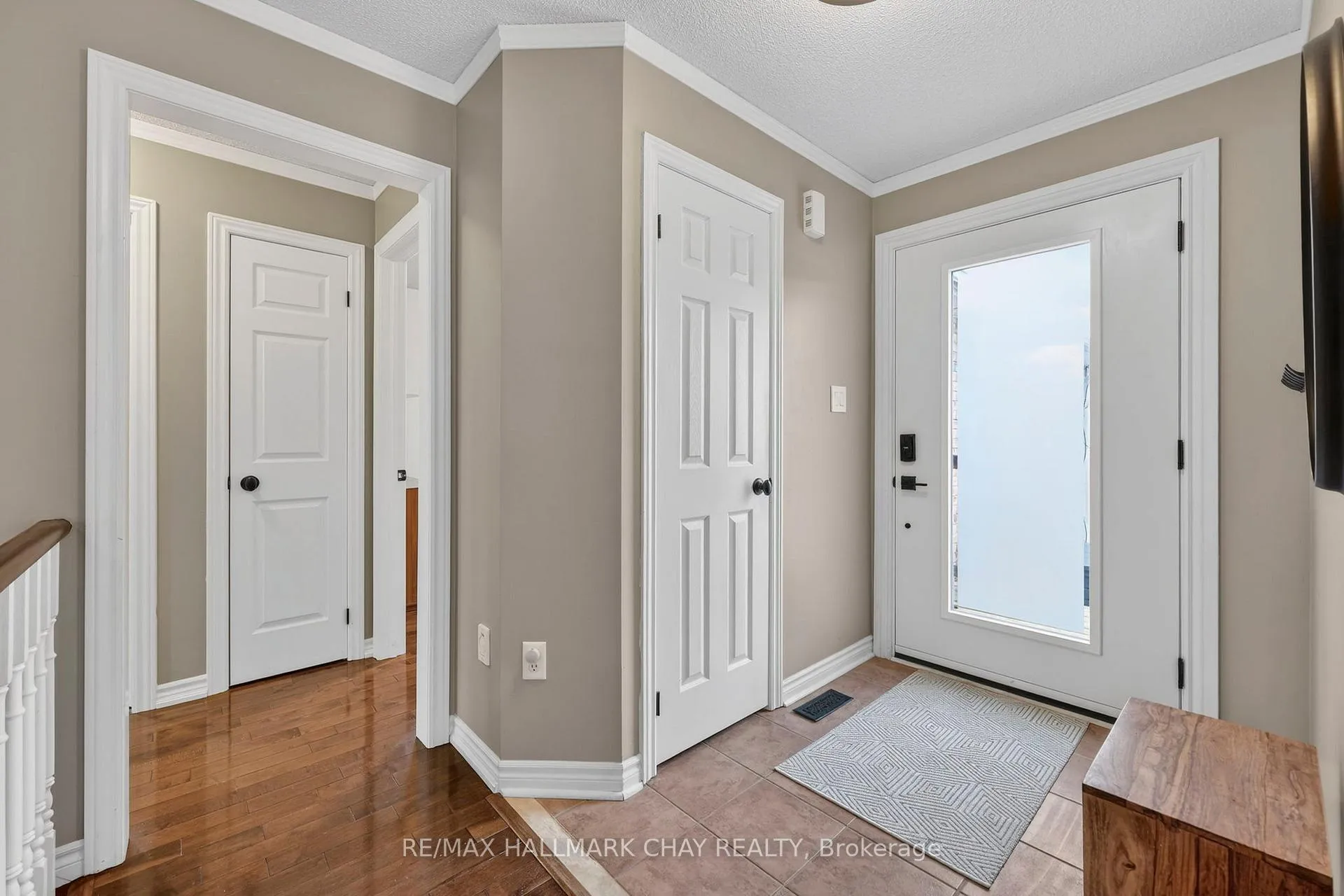 Photo 2 of 12 Dunnett Drive, Barrie, Ardagh — HOMEH