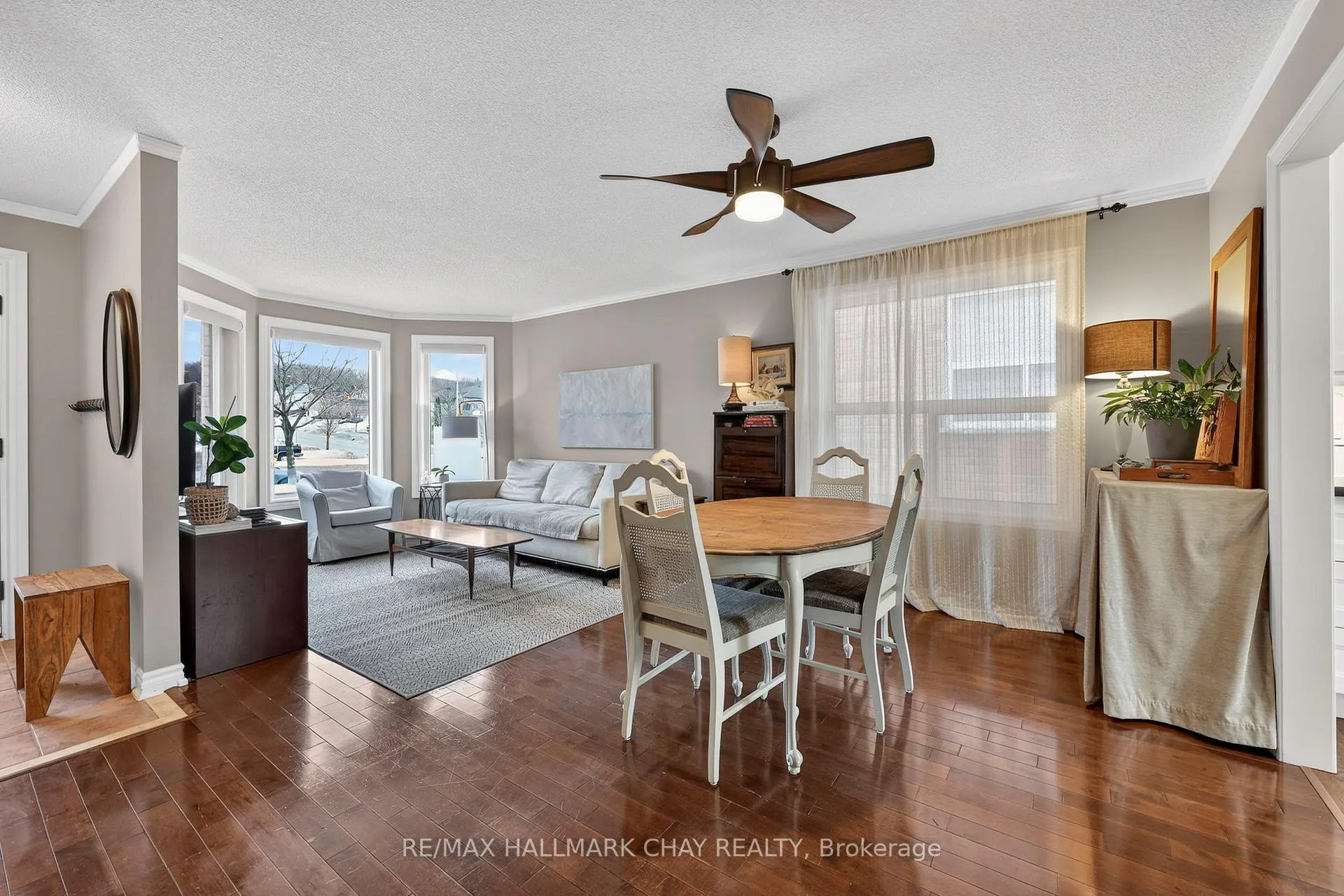 Photo 4 of 12 Dunnett Drive, Barrie, Ardagh — HOMEH