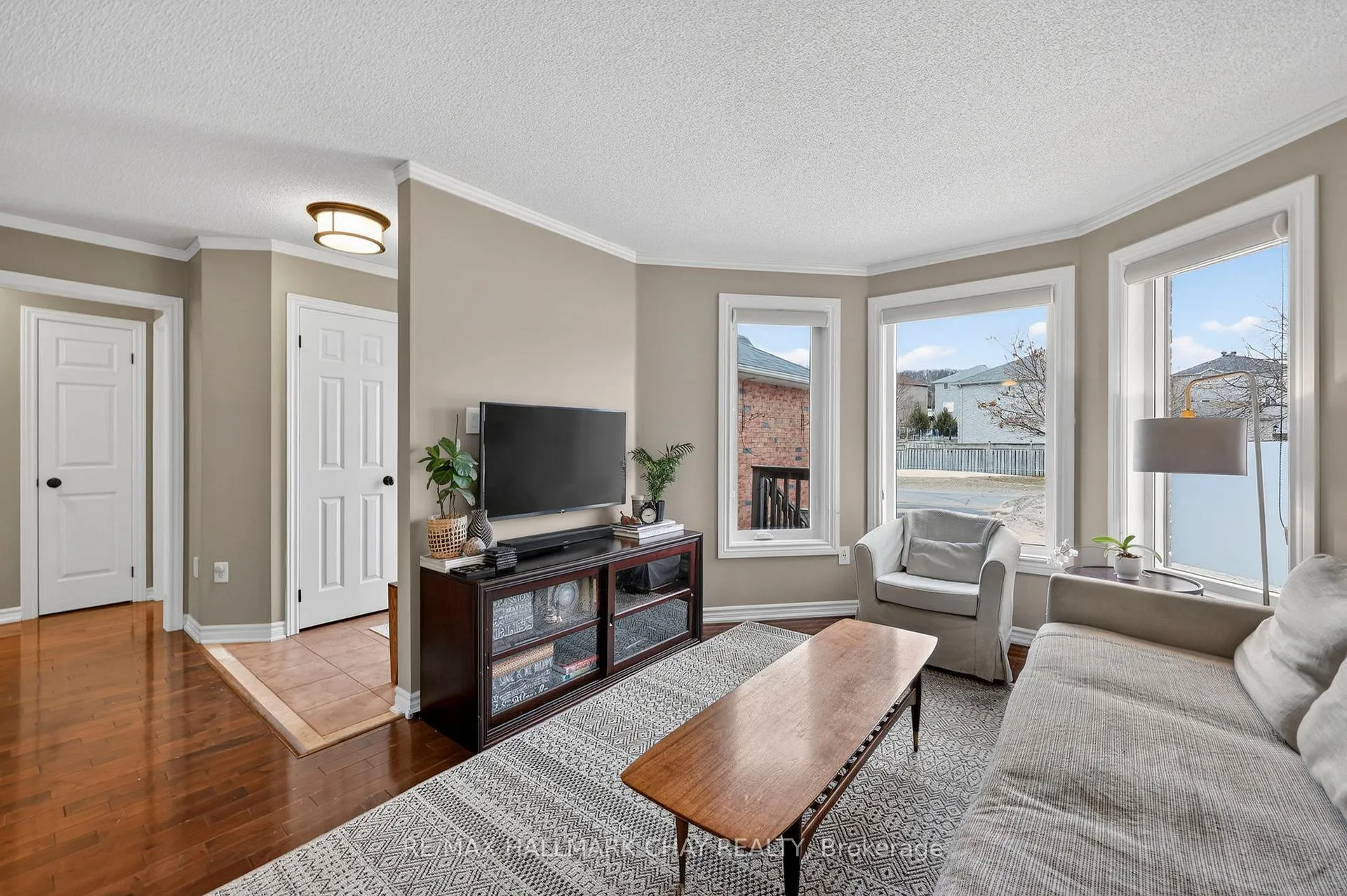 Photo 9 of 12 Dunnett Drive, Barrie, Ardagh — HOMEH