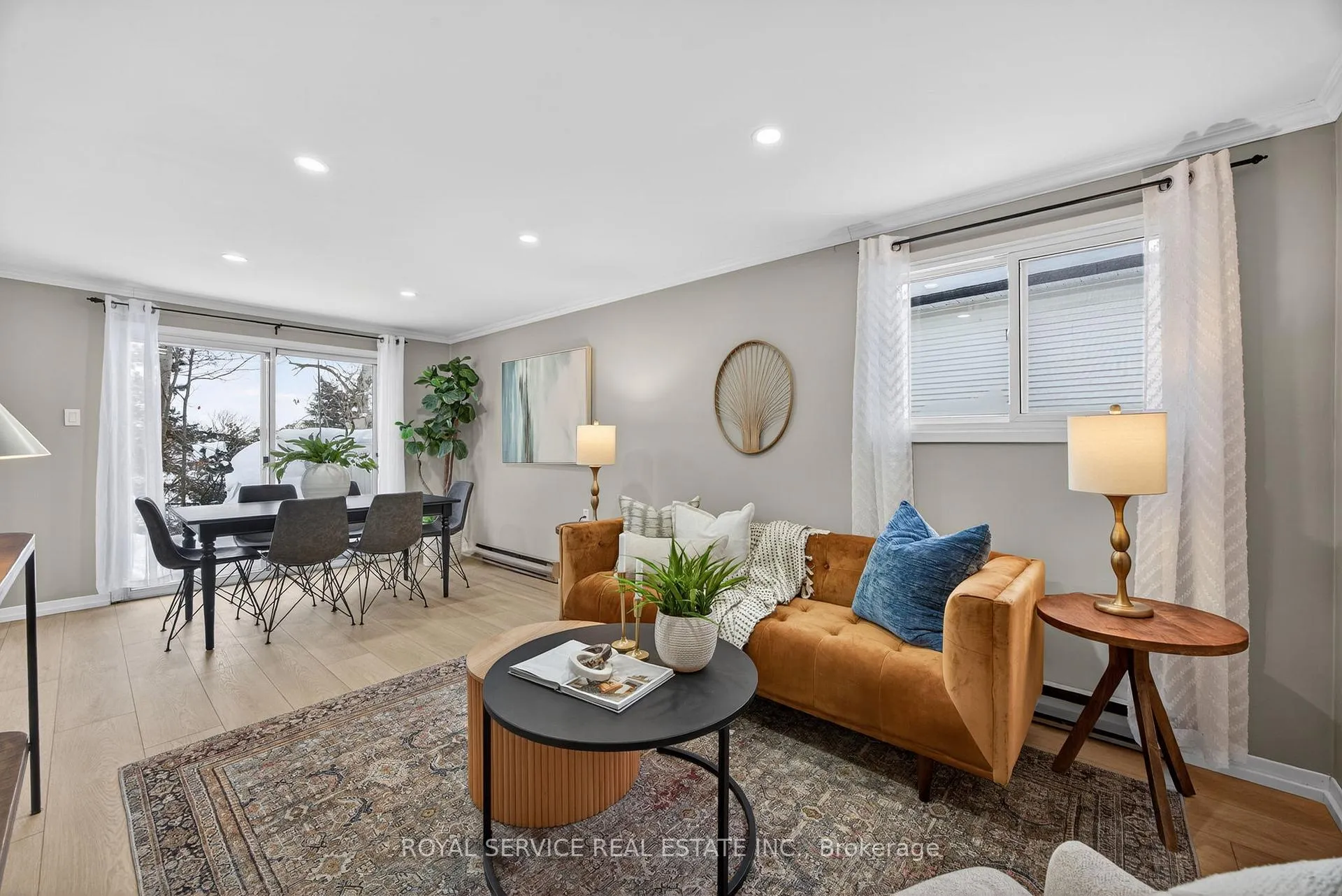 Photo 5 of 41 Hemingway Crescent, Barrie, Letitia Heights — HOMEH