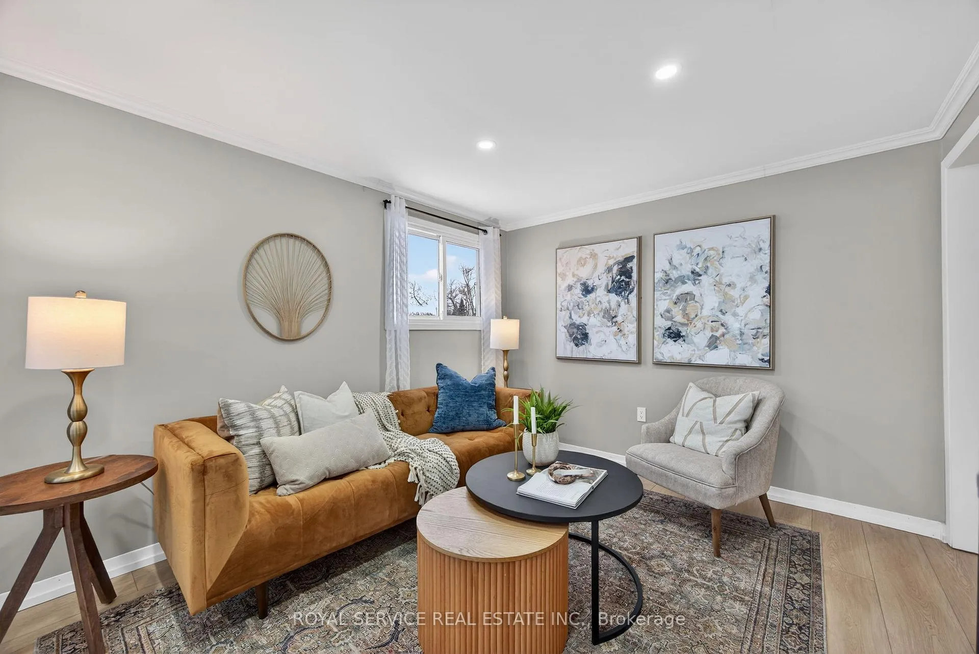 Photo 6 of 41 Hemingway Crescent, Barrie, Letitia Heights — HOMEH