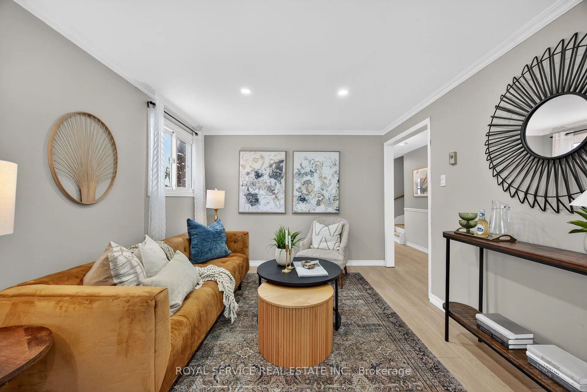 Photo 7 of 41 Hemingway Crescent, Barrie, Letitia Heights — HOMEH
