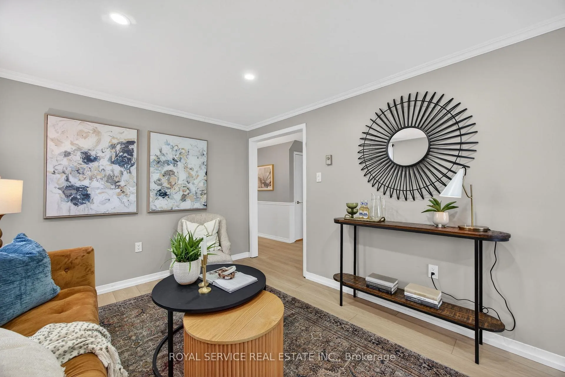 Photo 8 of 41 Hemingway Crescent, Barrie, Letitia Heights — HOMEH