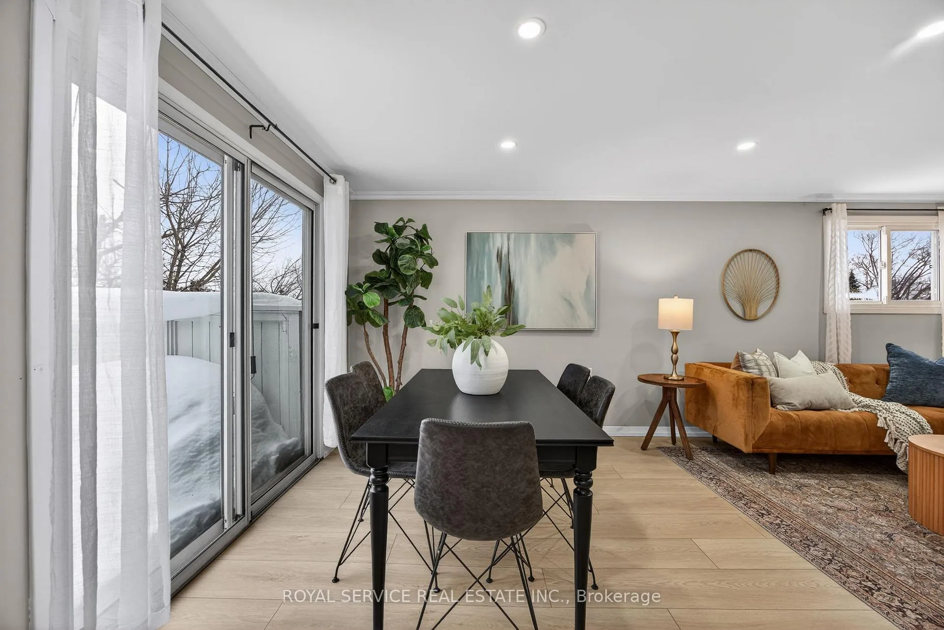 Photo 11 of 41 Hemingway Crescent, Barrie, Letitia Heights — HOMEH