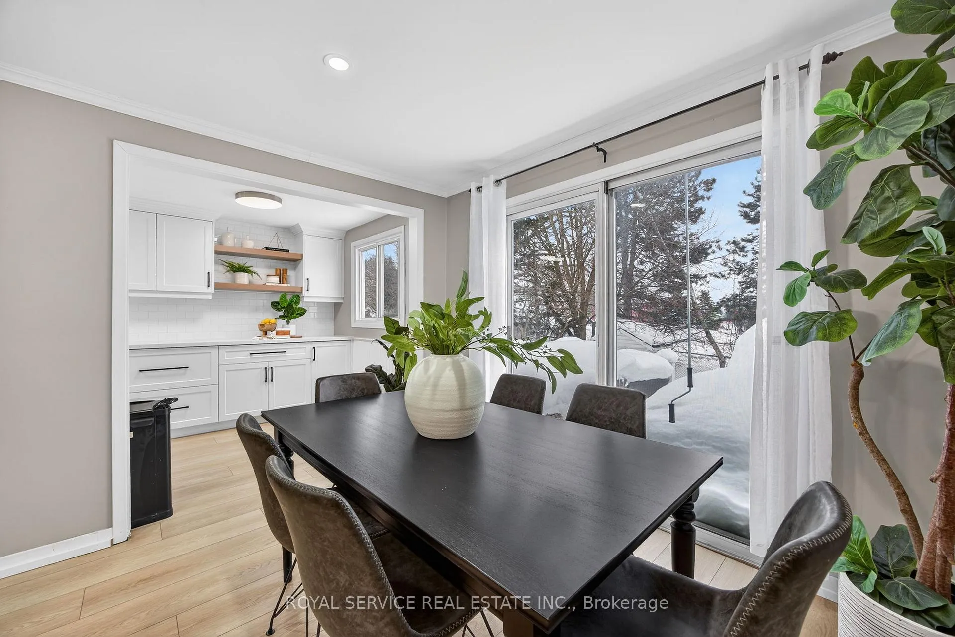 Photo 13 of 41 Hemingway Crescent, Barrie, Letitia Heights — HOMEH