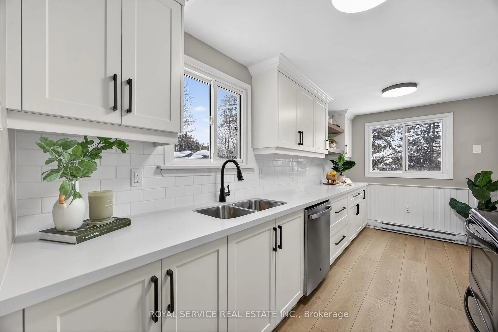 Photo 16 of 41 Hemingway Crescent, Barrie, Letitia Heights — HOMEH