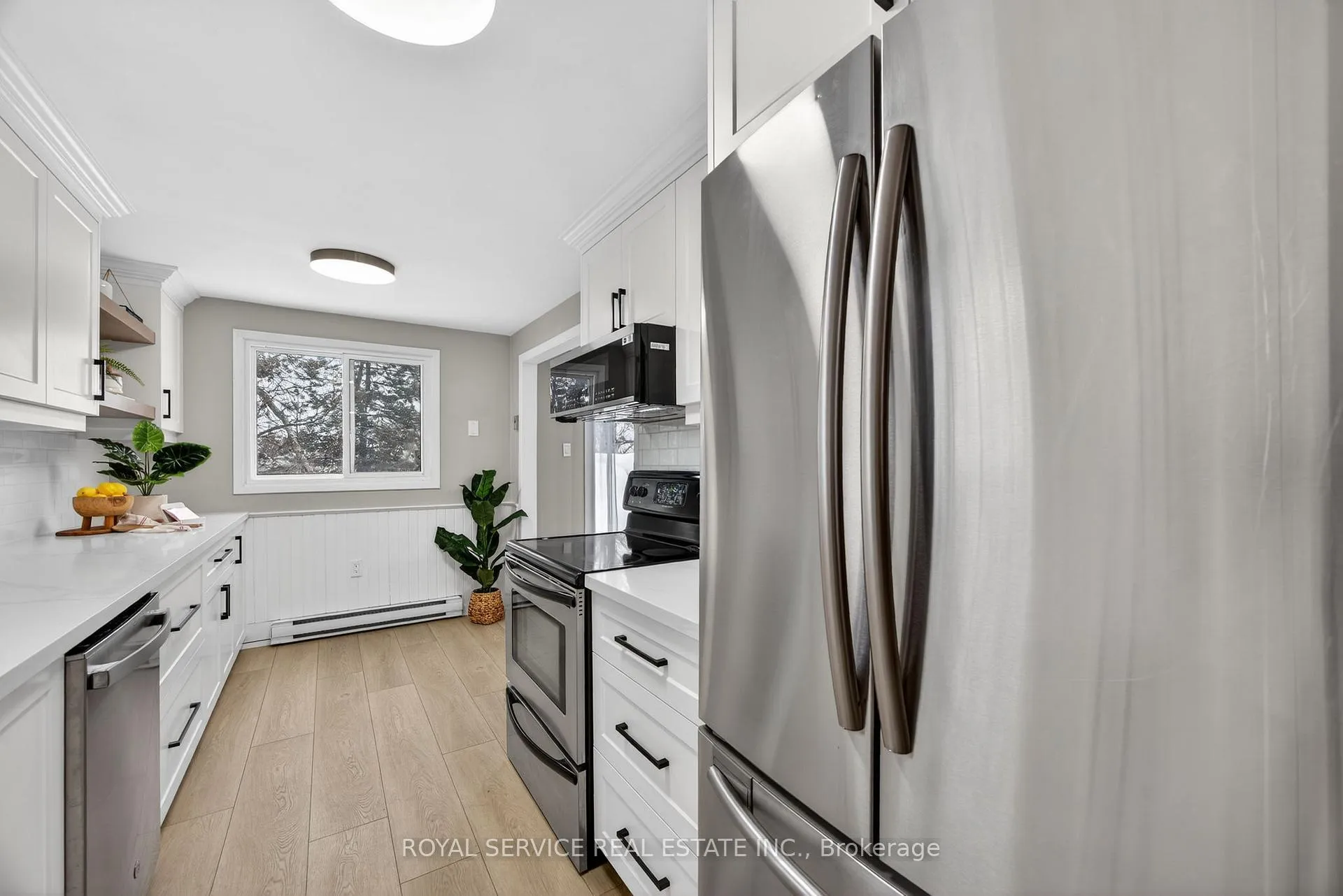 Photo 17 of 41 Hemingway Crescent, Barrie, Letitia Heights — HOMEH