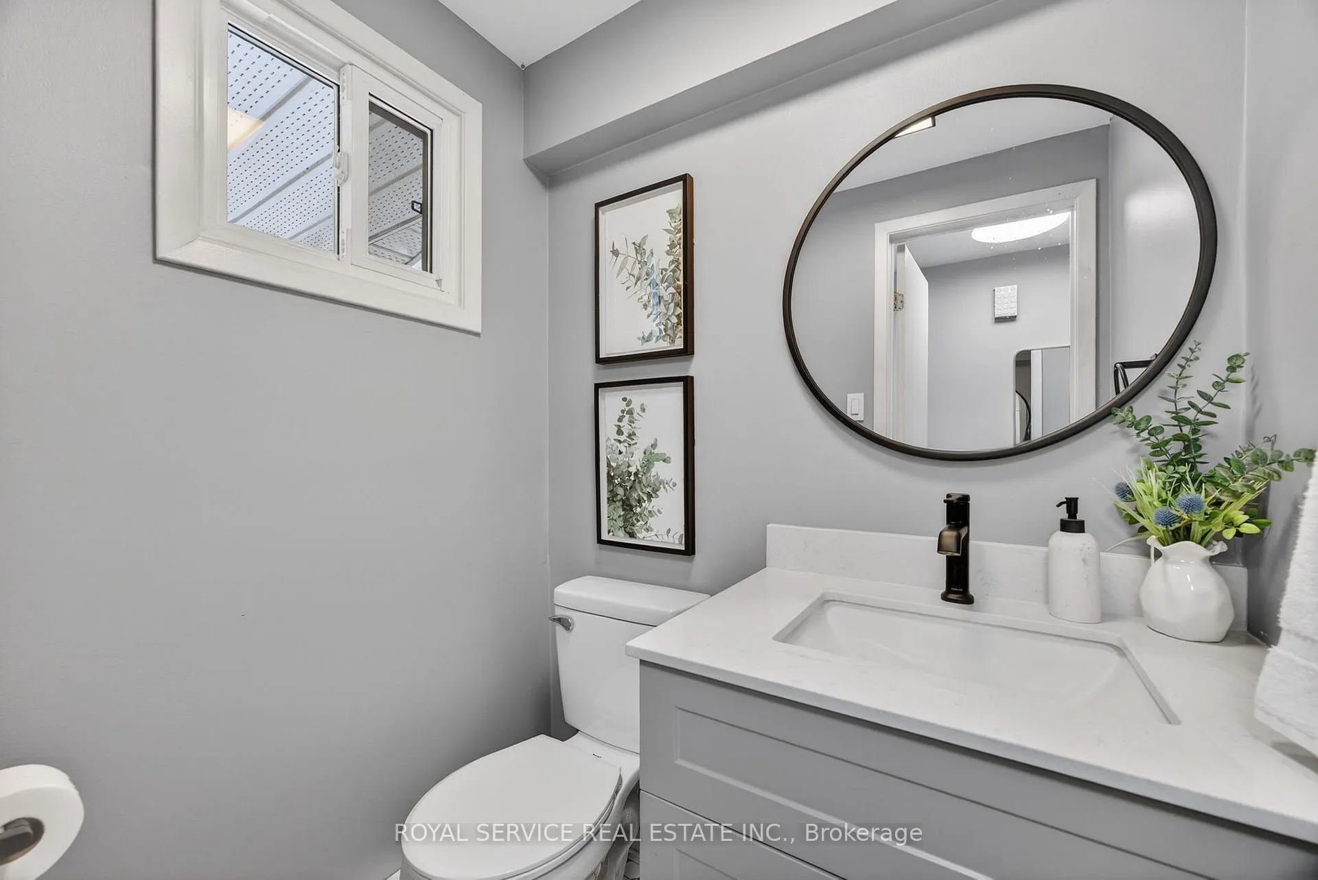 Photo 21 of 41 Hemingway Crescent, Barrie, Letitia Heights — HOMEH