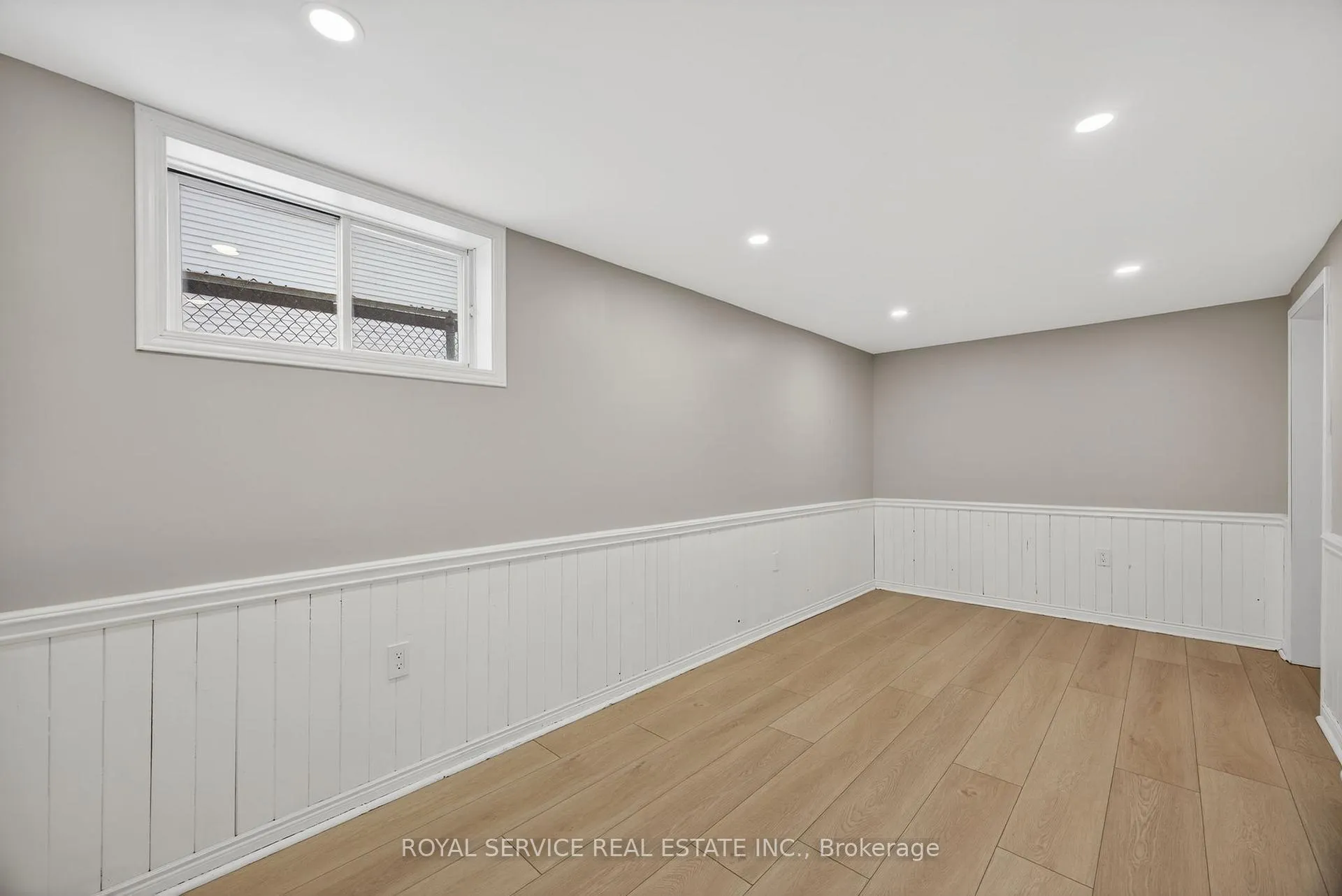 Photo 33 of 41 Hemingway Crescent, Barrie, Letitia Heights — HOMEH