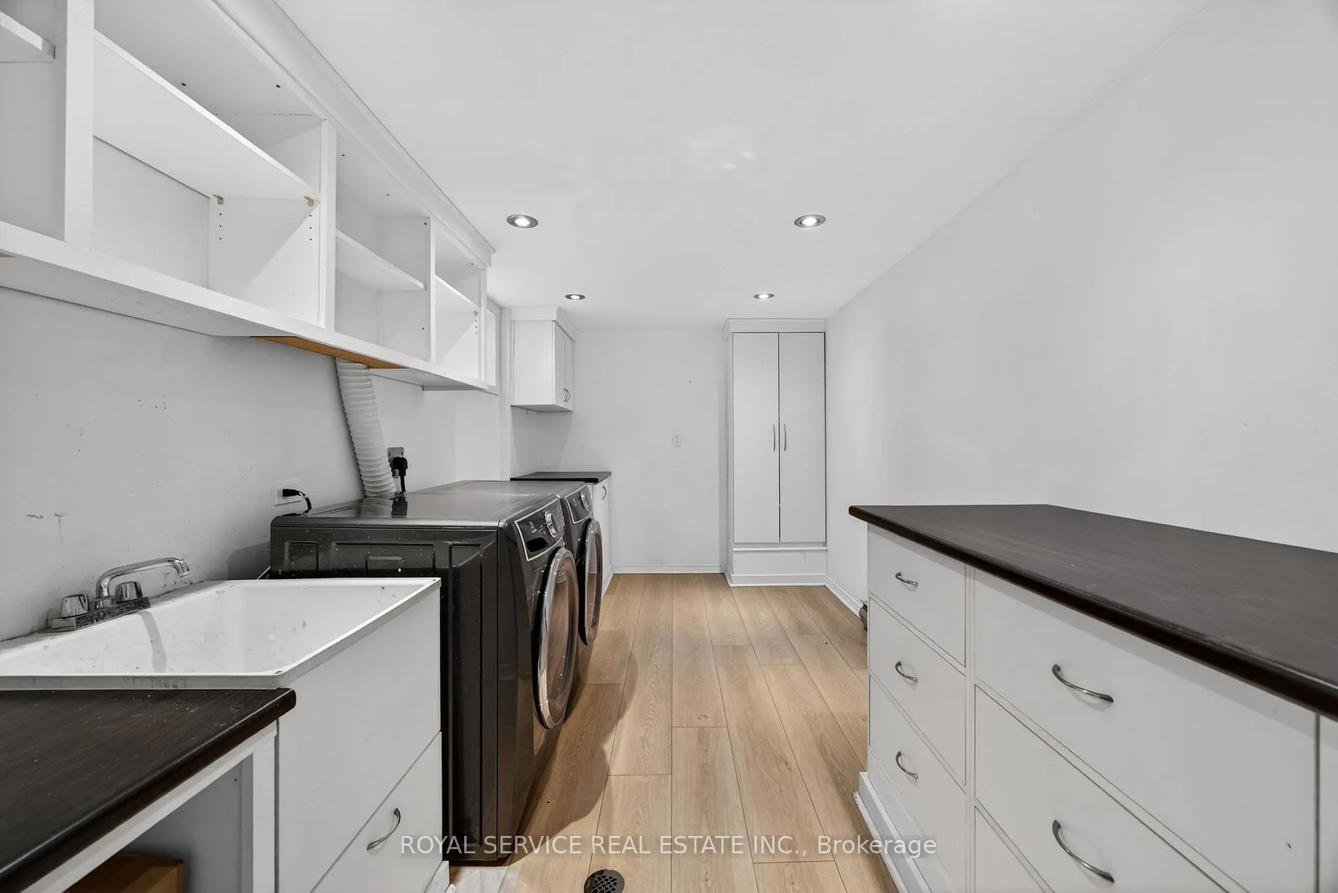 Photo 35 of 41 Hemingway Crescent, Barrie, Letitia Heights — HOMEH