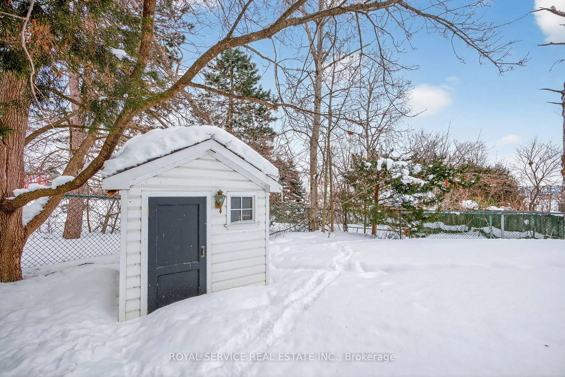 Photo 45 of 41 Hemingway Crescent, Barrie, Letitia Heights — HOMEH