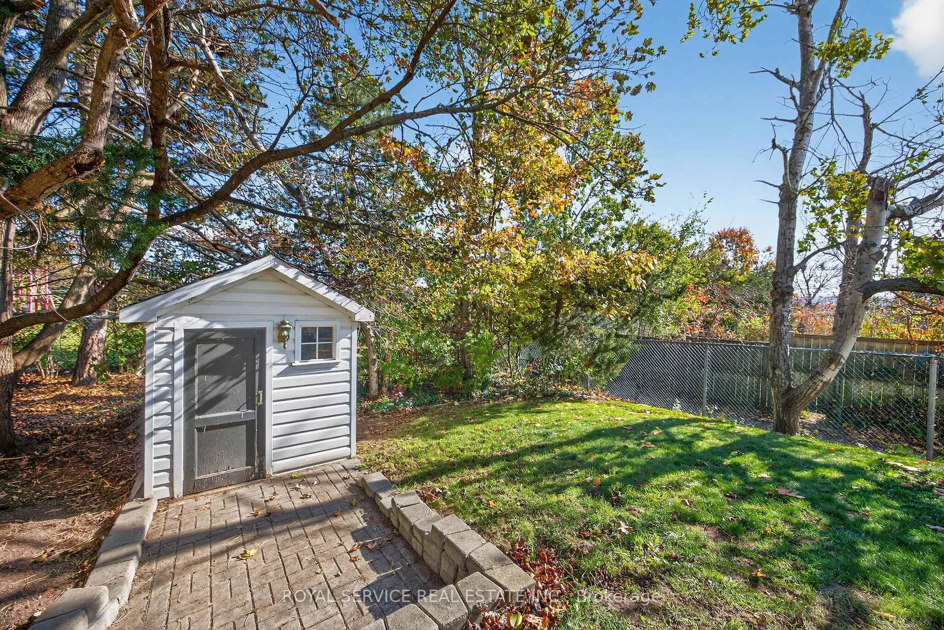 Photo 46 of 41 Hemingway Crescent, Barrie, Letitia Heights — HOMEH