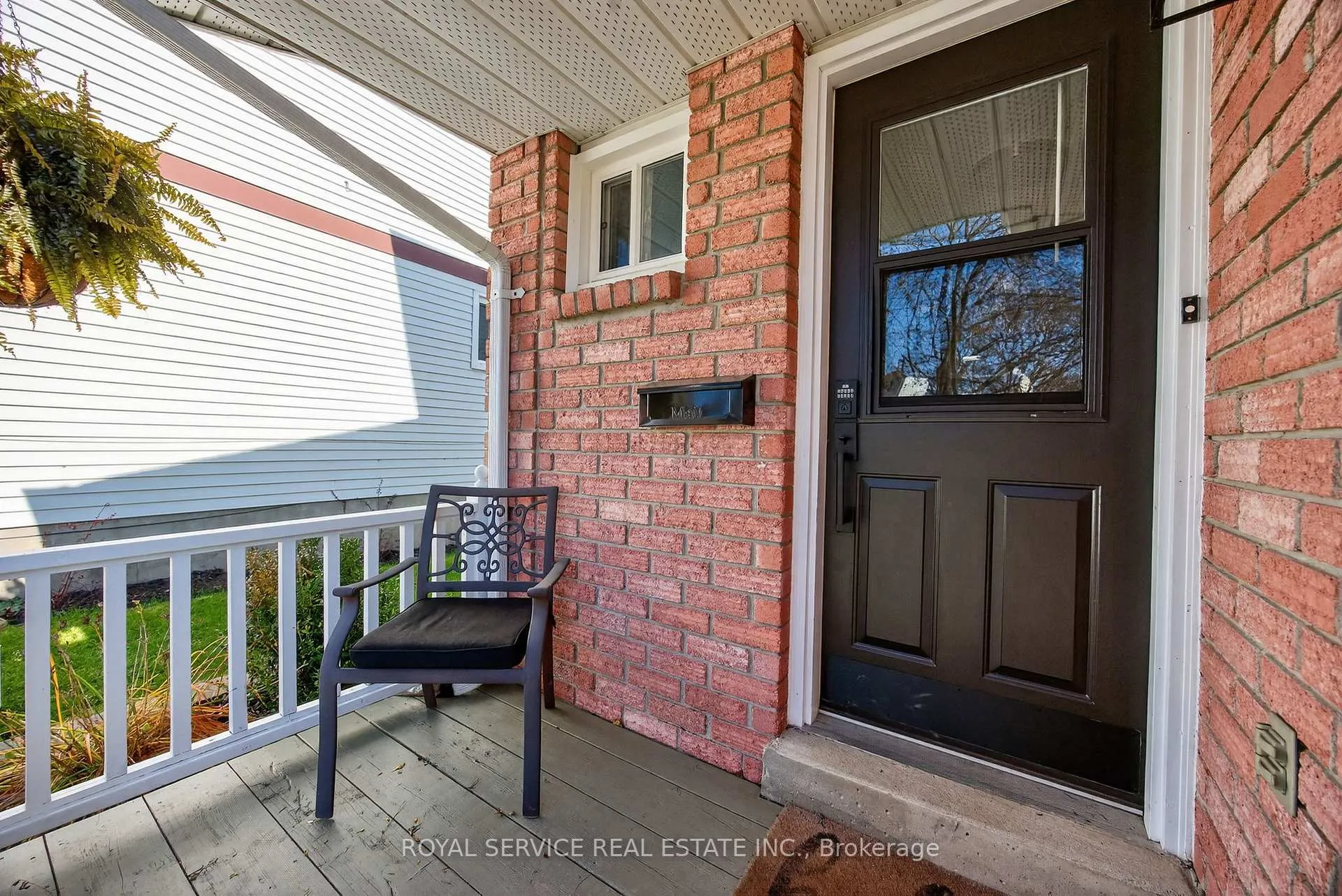 Photo 50 of 41 Hemingway Crescent, Barrie, Letitia Heights — HOMEH