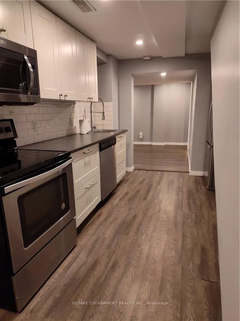Photo 5 of Unit Lower, 88 San Fernando Drive, Hamilton, Mountview — HOMEH