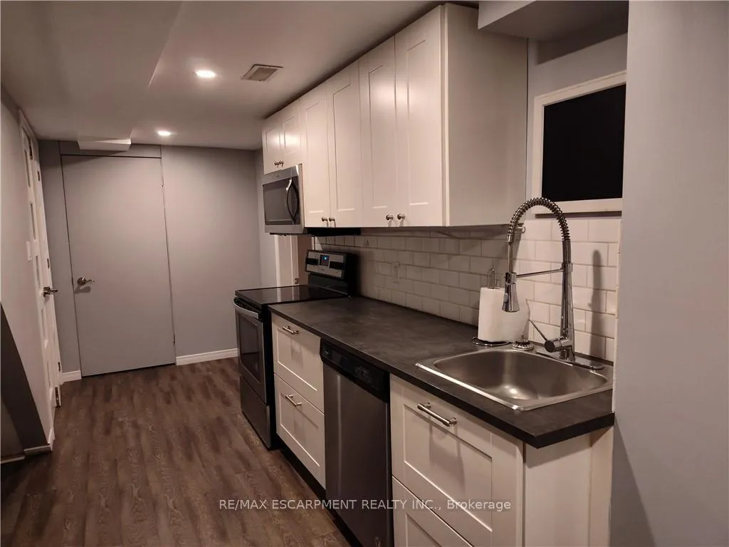 Photo 6 of Unit Lower, 88 San Fernando Drive, Hamilton, Mountview — HOMEH