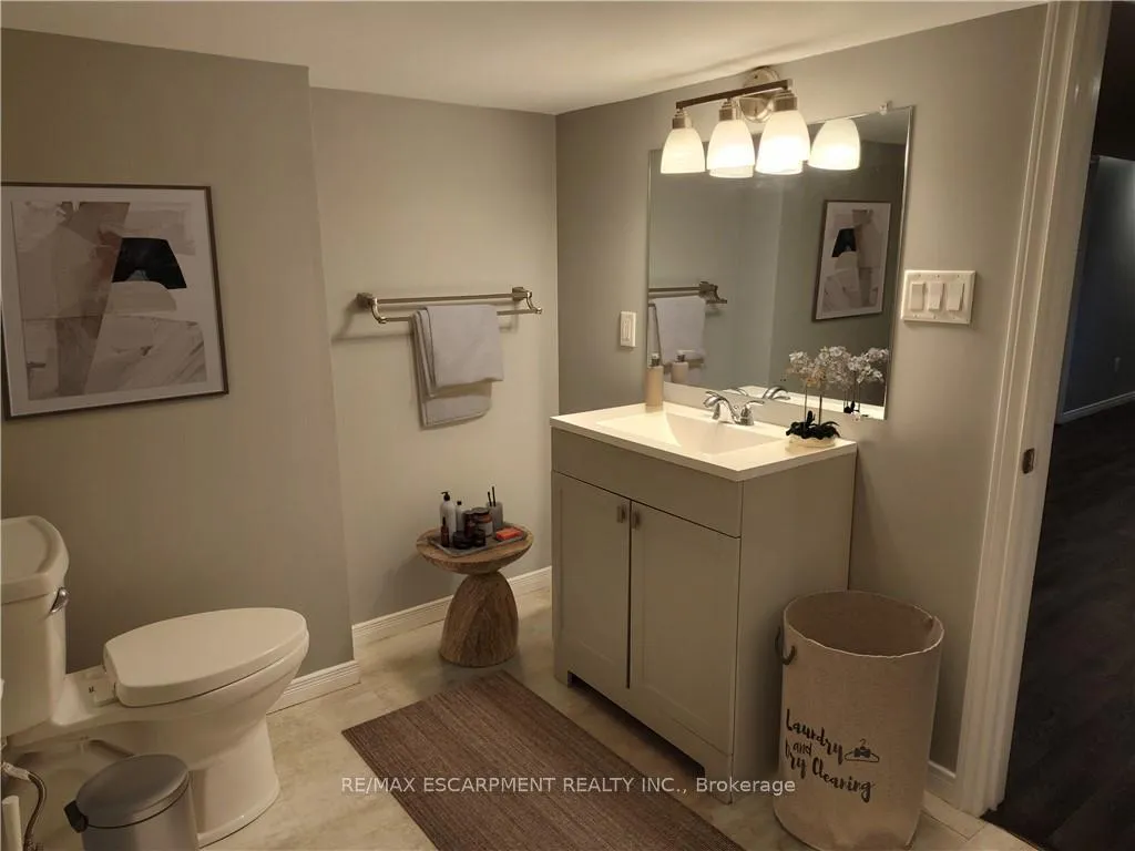 Photo 16 of Unit Lower, 88 San Fernando Drive, Hamilton, Mountview — HOMEH