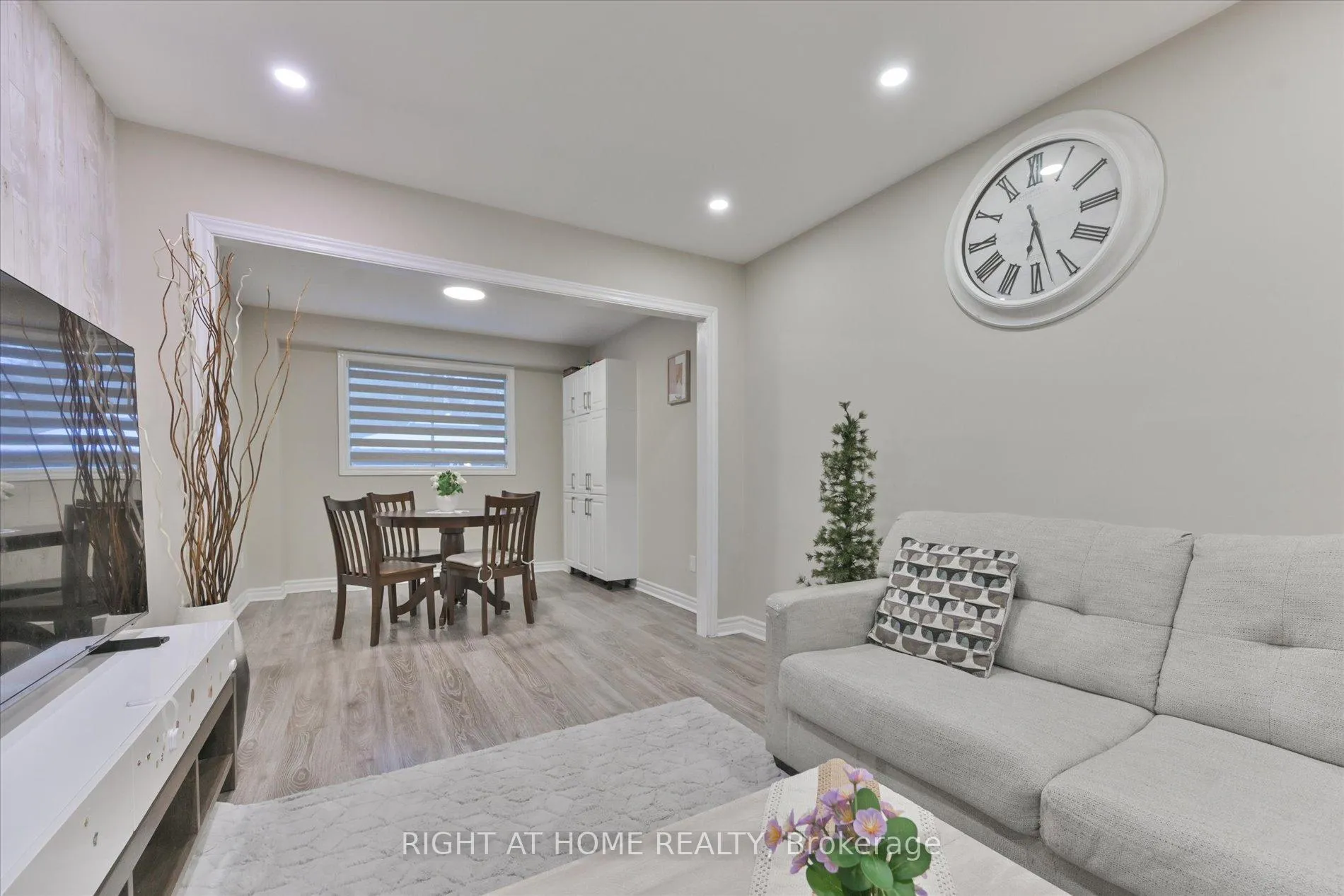 Photo 8 of 39 Devondale Street, Clarington, Courtice — HOMEH