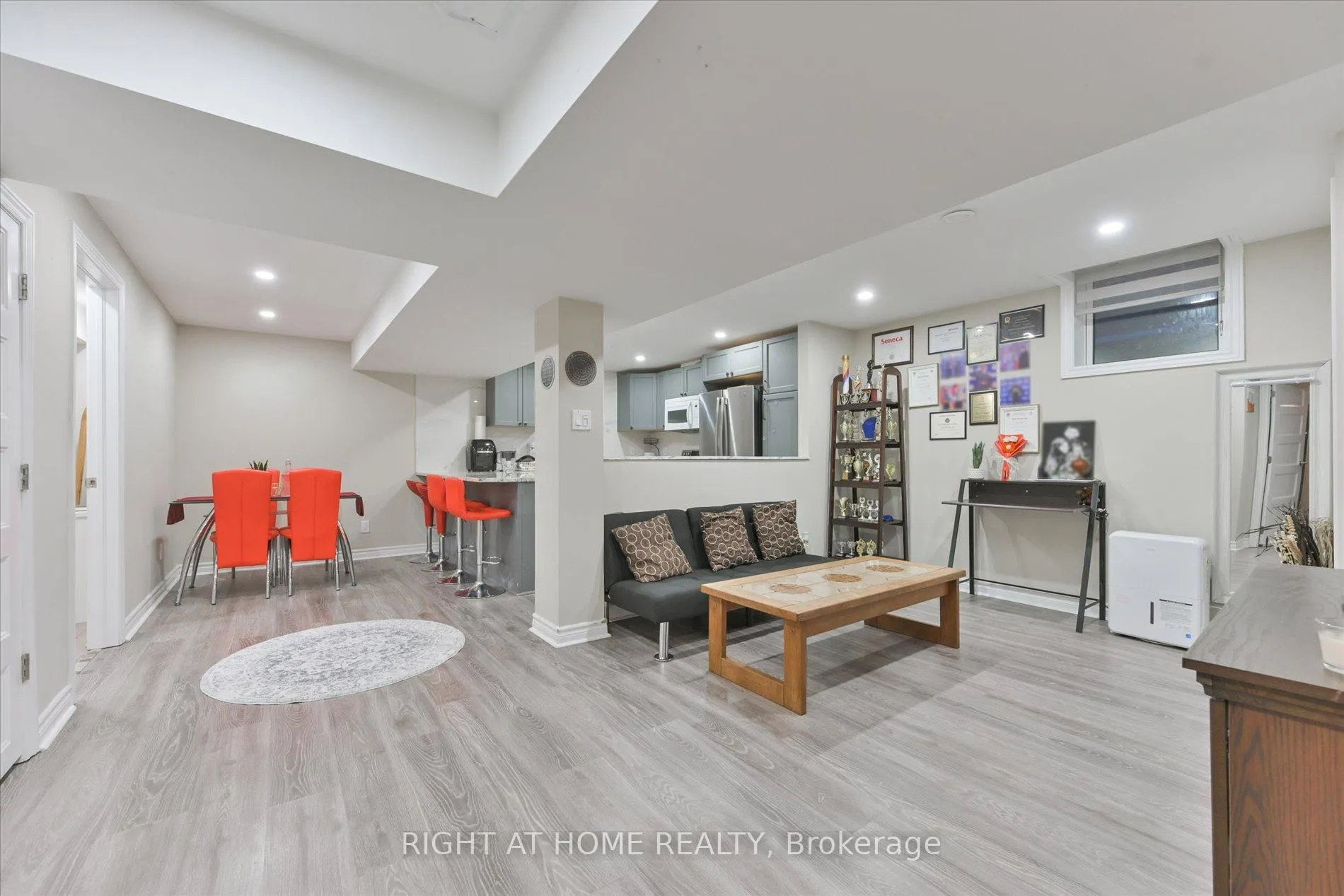 Photo 31 of 39 Devondale Street, Clarington, Courtice — HOMEH