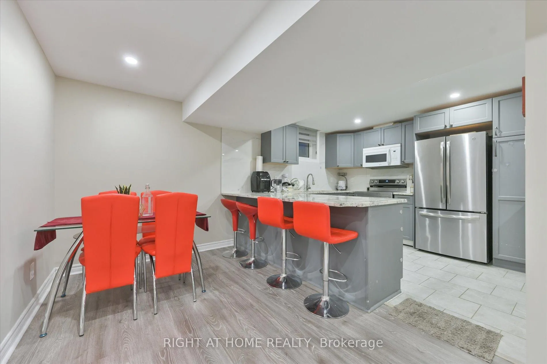 Photo 32 of 39 Devondale Street, Clarington, Courtice — HOMEH
