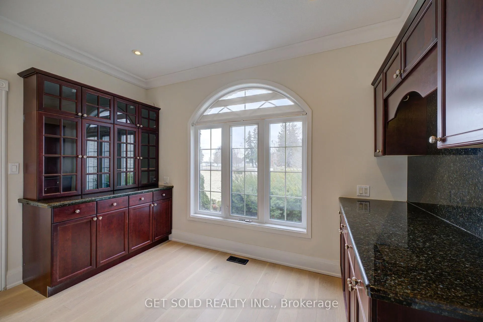 Photo 14 of 214 Maple Avenue S, Brant, Burford — HOMEH