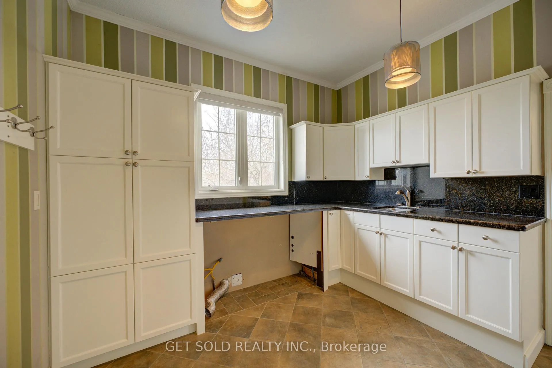 Photo 15 of 214 Maple Avenue S, Brant, Burford — HOMEH