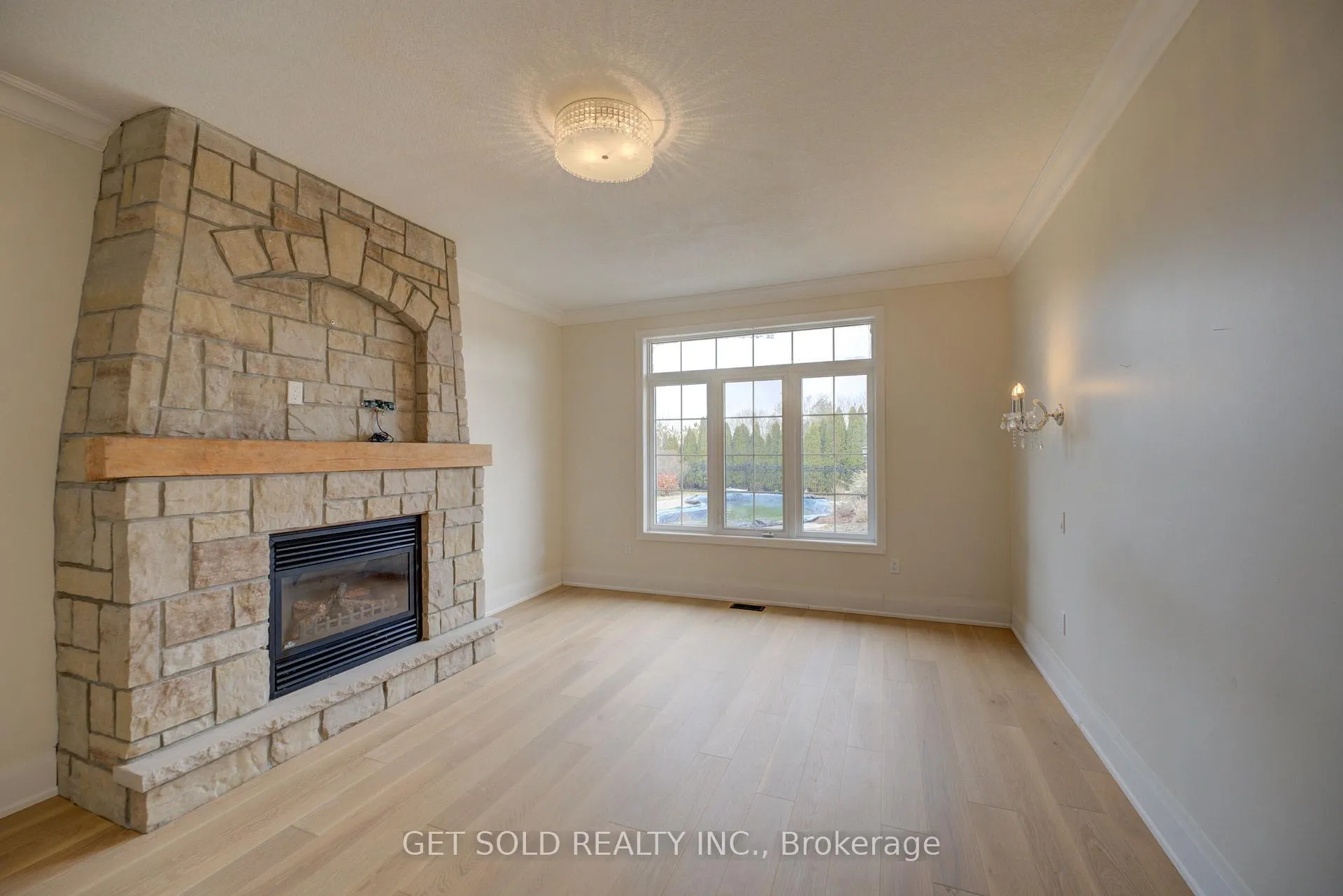 Photo 16 of 214 Maple Avenue S, Brant, Burford — HOMEH