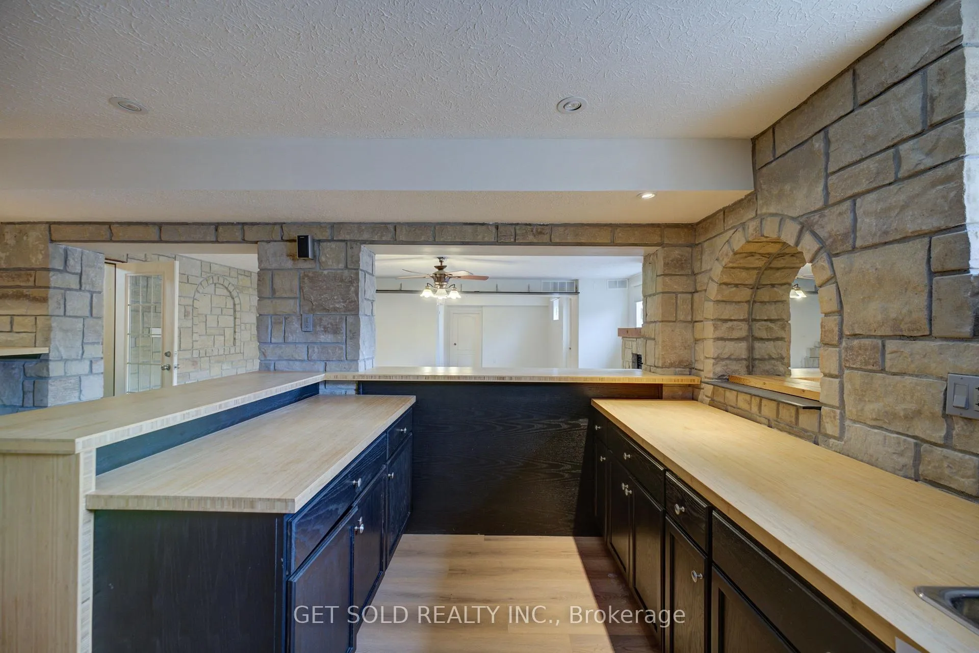Photo 29 of 214 Maple Avenue S, Brant, Burford — HOMEH