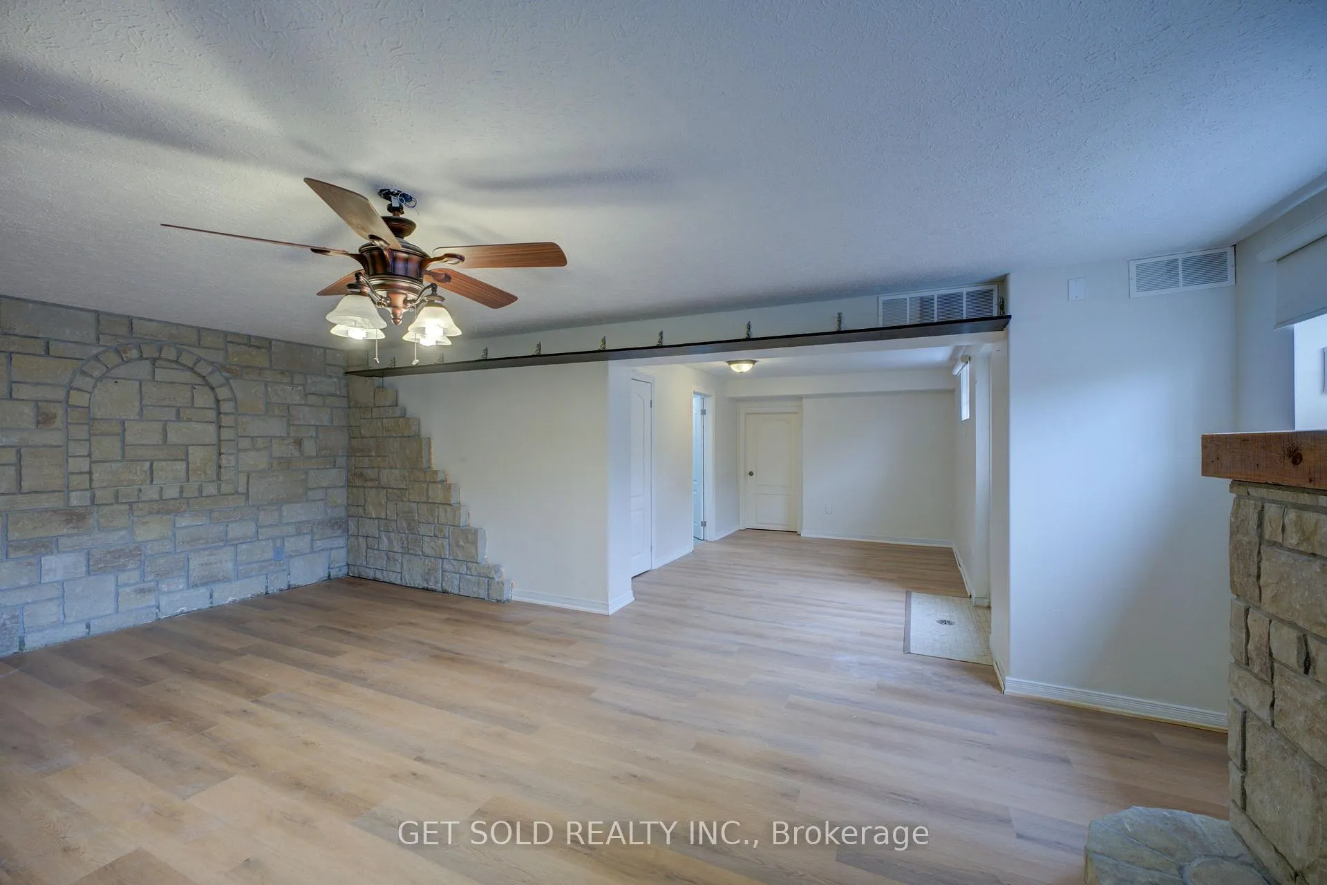 Photo 35 of 214 Maple Avenue S, Brant, Burford — HOMEH