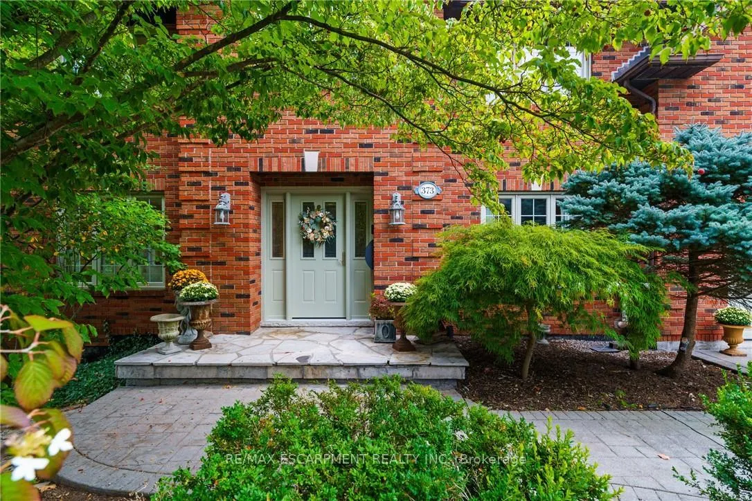 Photo 4 of 373 Brookview Court, Hamilton, Ancaster — HOMEH