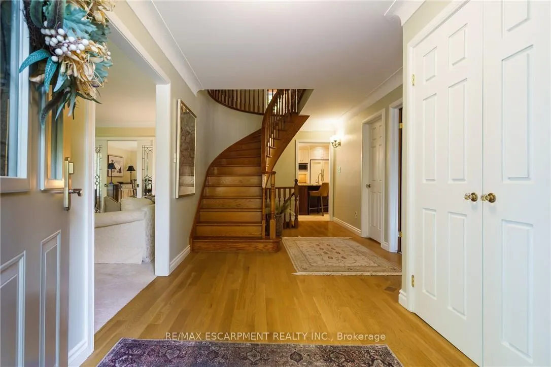 Photo 5 of 373 Brookview Court, Hamilton, Ancaster — HOMEH