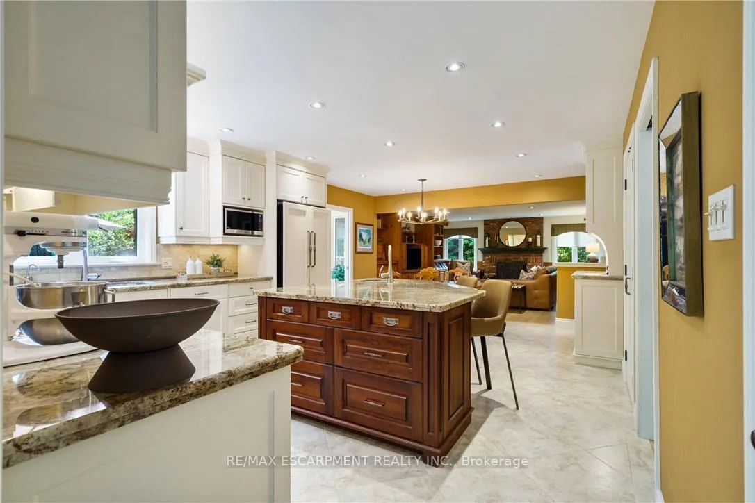 Photo 12 of 373 Brookview Court, Hamilton, Ancaster — HOMEH