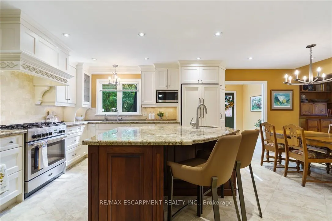 Photo 13 of 373 Brookview Court, Hamilton, Ancaster — HOMEH