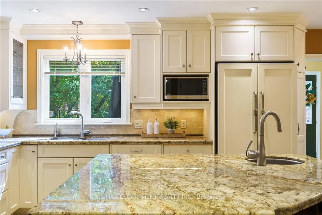 Photo 17 of 373 Brookview Court, Hamilton, Ancaster — HOMEH