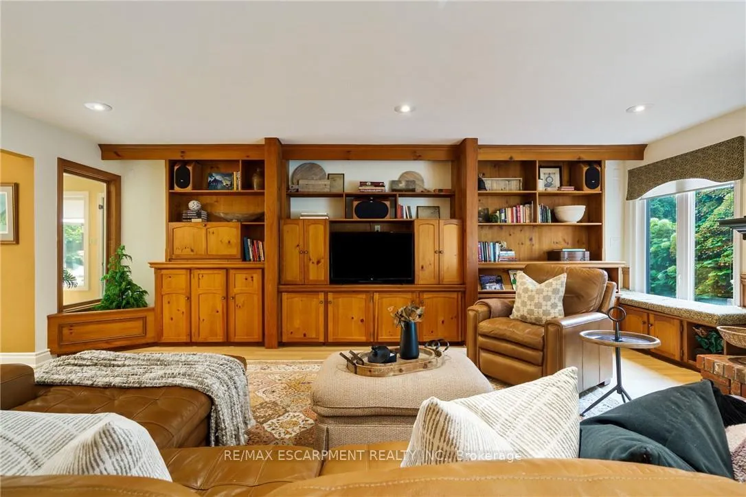 Photo 21 of 373 Brookview Court, Hamilton, Ancaster — HOMEH