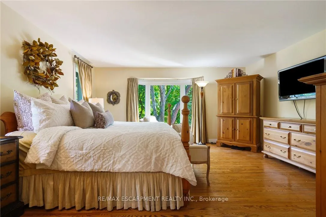 Photo 27 of 373 Brookview Court, Hamilton, Ancaster — HOMEH
