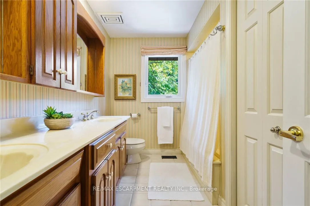 Photo 39 of 373 Brookview Court, Hamilton, Ancaster — HOMEH