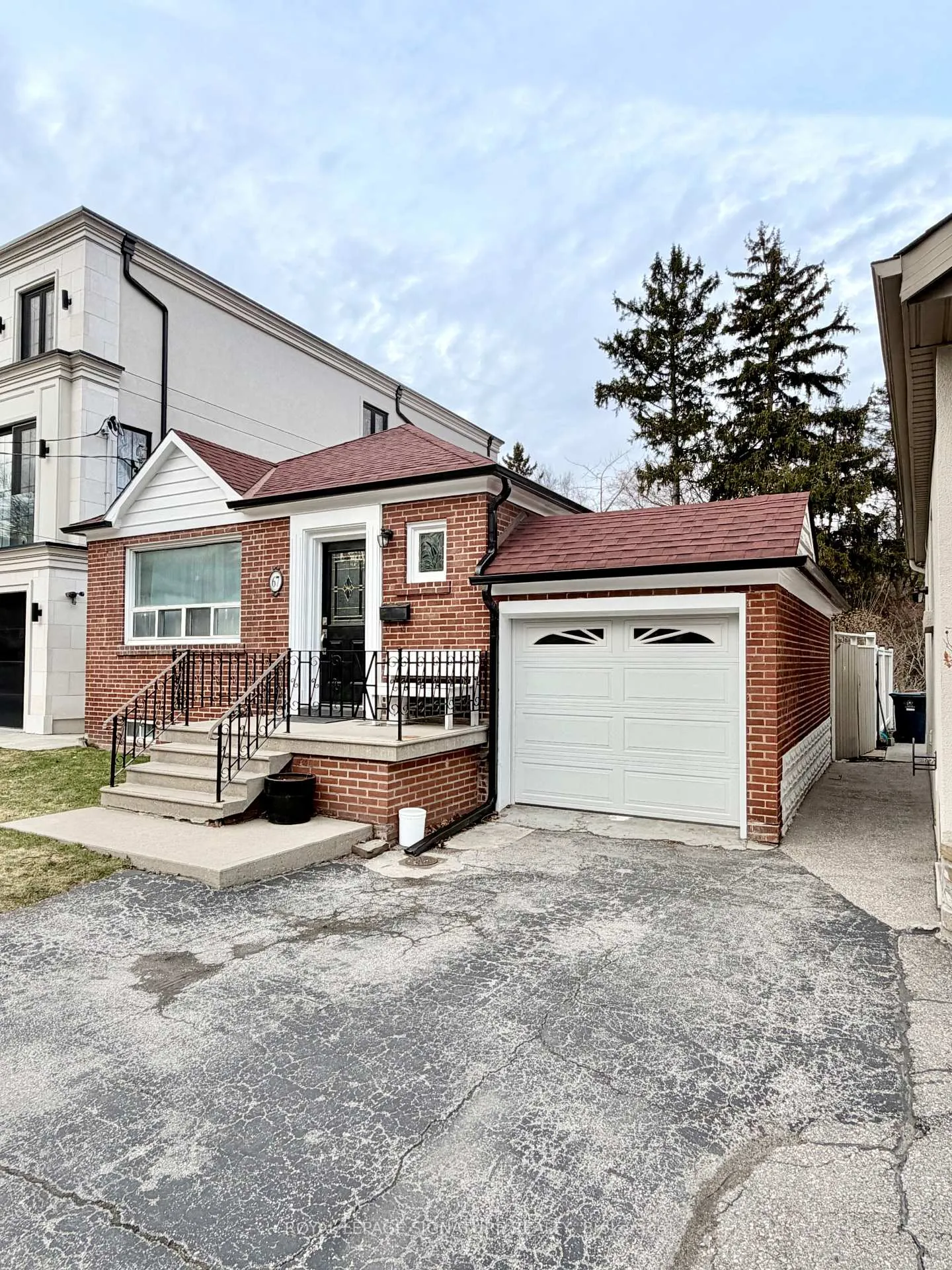 Photo 5 of 67 South Kingsway, Toronto, High Park-Swansea — HOMEH