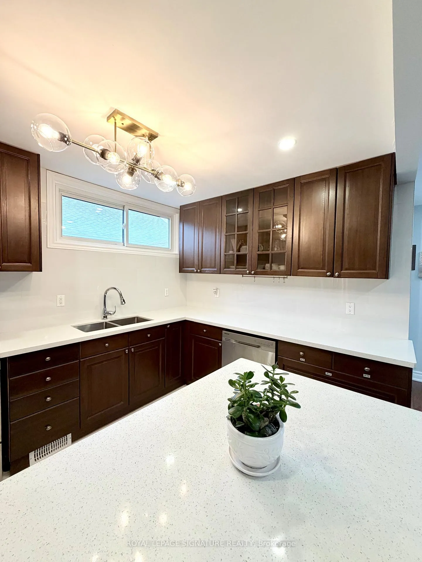 Photo 19 of 67 South Kingsway, Toronto, High Park-Swansea — HOMEH