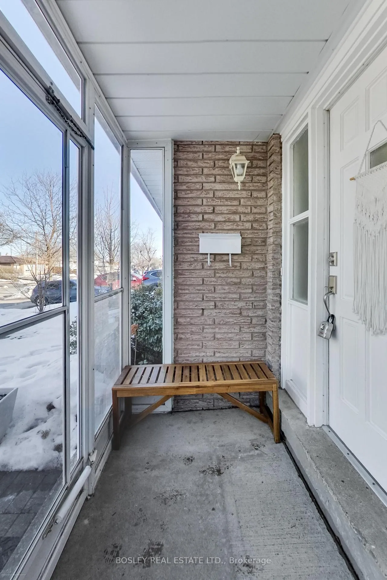 Photo 5 of 801 Eaglemount Crescent, Mississauga, Erindale — HOMEH