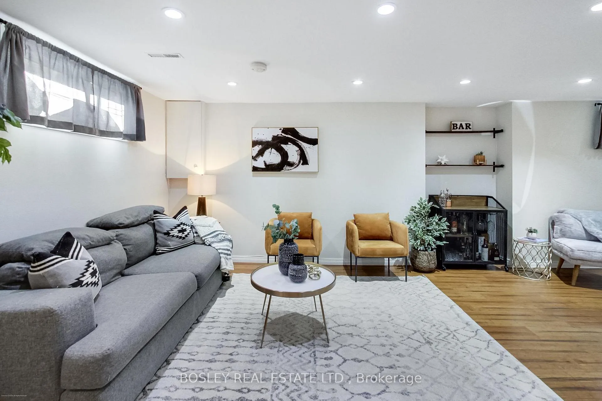 Photo 33 of 801 Eaglemount Crescent, Mississauga, Erindale — HOMEH
