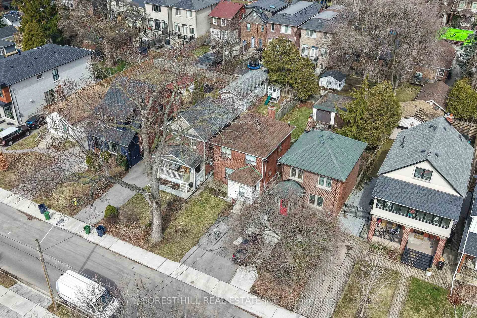 Photo 4 of 30 Murrie Street, Etobicoke, Mimico — HOMEH