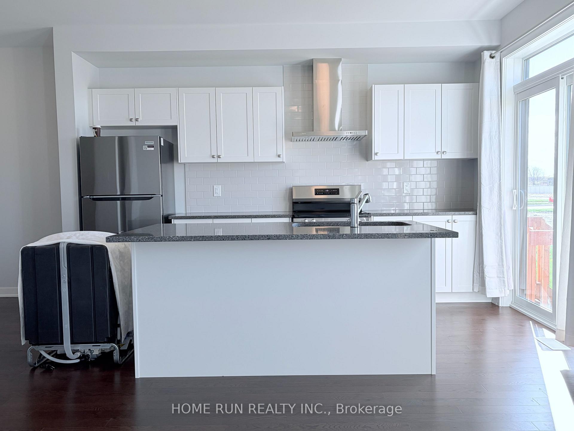 Photo 8 of 109 Tonic Crescent, Ottawa, Kanata - Rural Kanata (Central) — HOMEH