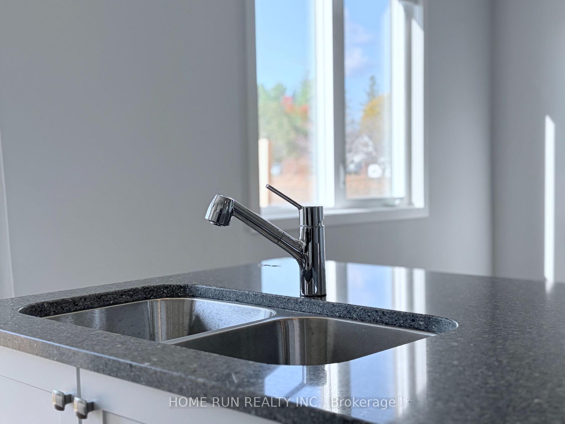 Photo 10 of 109 Tonic Crescent, Ottawa, Kanata - Rural Kanata (Central) — HOMEH