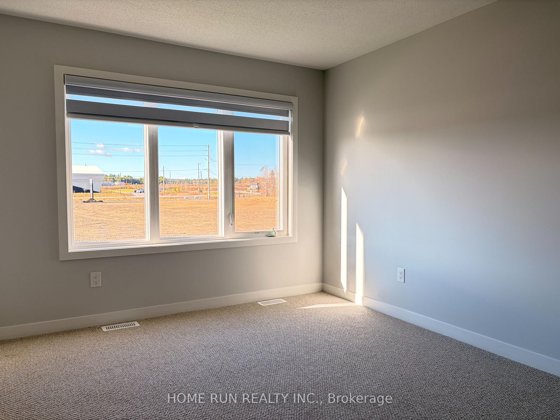 Photo 15 of 109 Tonic Crescent, Ottawa, Kanata - Rural Kanata (Central) — HOMEH